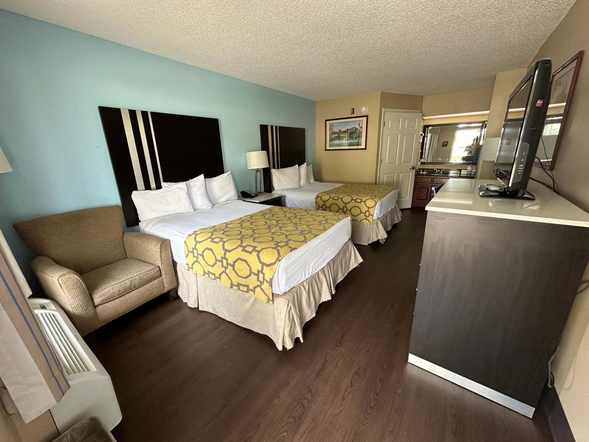 Baymont By Wyndham Thomasville Exterior photo