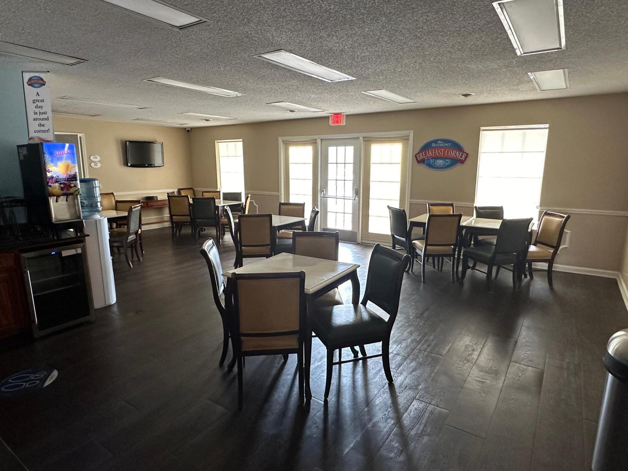 Baymont By Wyndham Thomasville Exterior photo