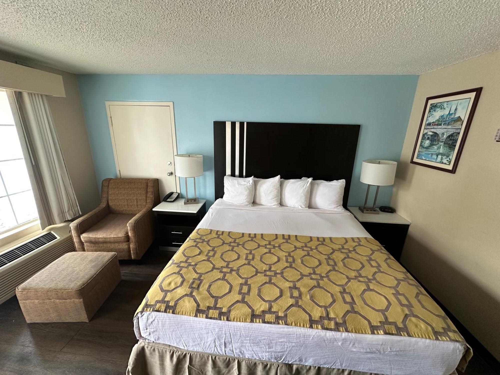 Baymont By Wyndham Thomasville Exterior photo