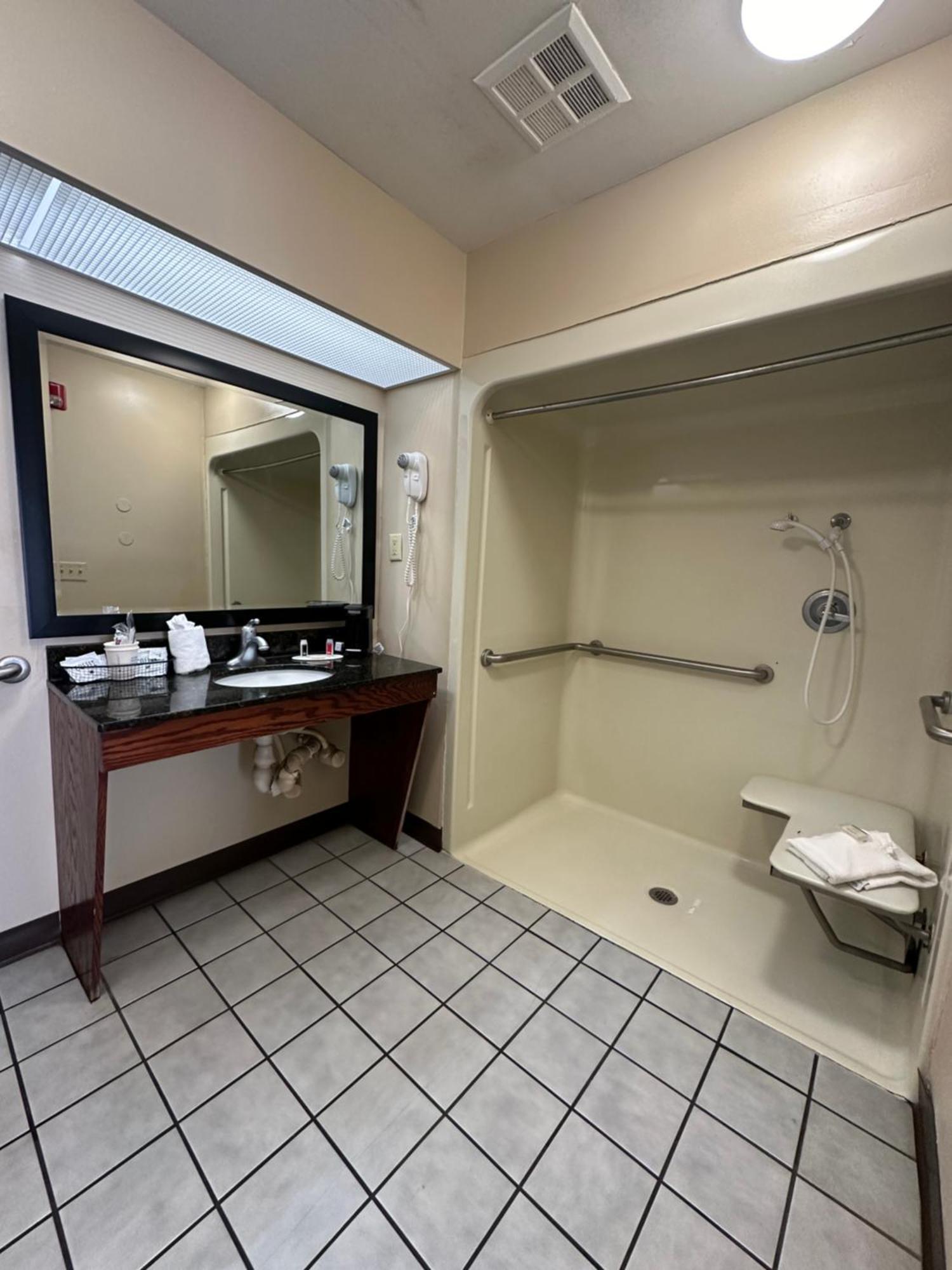 Baymont By Wyndham Thomasville Exterior photo