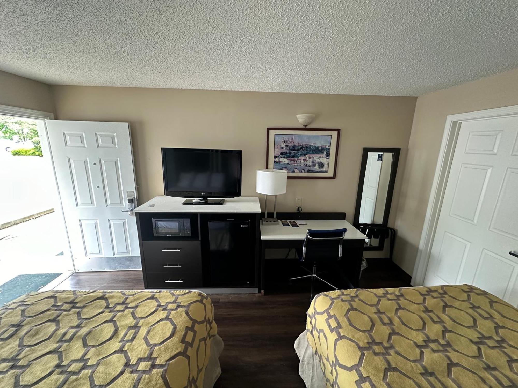 Baymont By Wyndham Thomasville Exterior photo